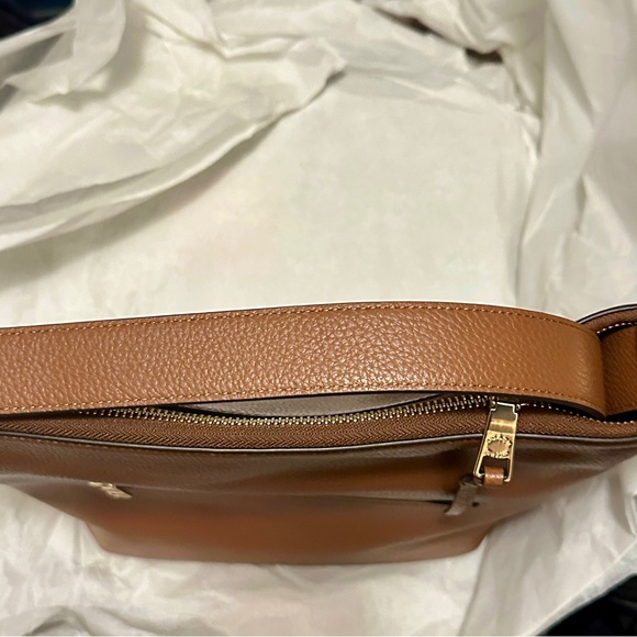 Women’s Coach Val Duffle bag in Redwood refunded pebble leather NWT. 9x11.5x4.5 - Picture 16 of 16